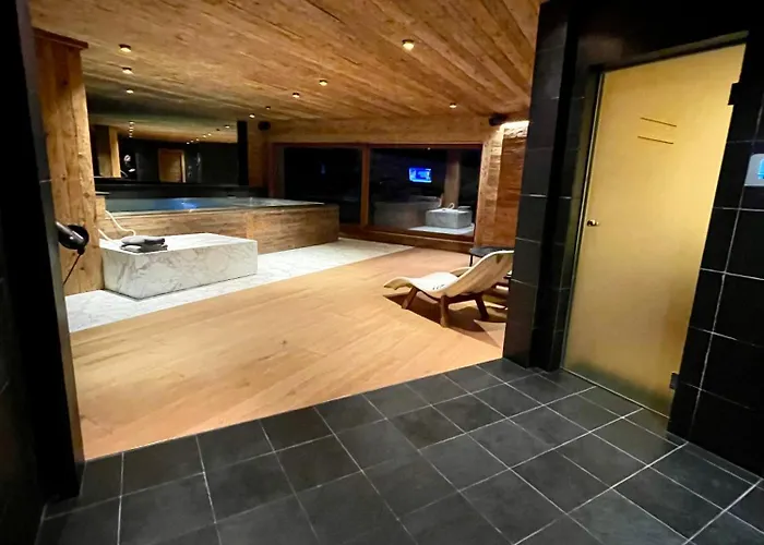 Alpehytte Les Moulins 5 Cheminee Piscine Sauna Parking Prive